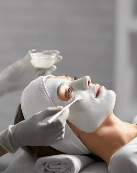 #MOLDIV Facial Photography Spa, Facial Products Aesthetic, Facial Mask Aesthetic, Beautician Tips, Facial Spa Aesthetic, Beautician Aesthetic, Facial Pics, Eye Lash Design, Spa Sign