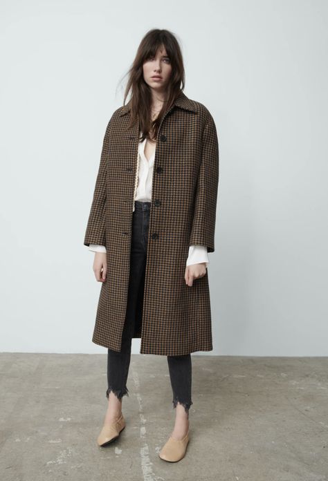 Checked Coat Outfit, Brown Plaid Coat, Plaid Coat Outfit, Biker Jacket Style, Plaid Winter Coat, Plaid Outerwear, Plaid Trench Coat, French Wardrobe, French Girl Chic