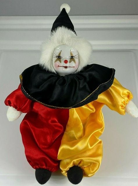 SMILING CERAMIC PORCELAIN CIRCUS CLOWN DOLL WITH FABRIC BODY BY SHANTOU FRUITS sold $22.50 may2021 Dark Cabaret, Paranormal Pictures, Terra Cotta Pot Crafts Diy, Circus Aesthetic, How Soon Is Now, Clown Doll, Halloween Clown, Send In The Clowns, Creepy Tattoos