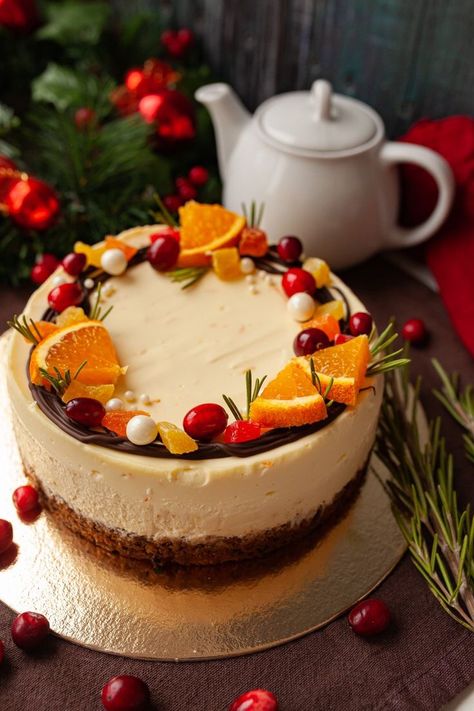 Aesthetic Christmas Cake, Cheesecake Decorating Ideas, Orange Cake Decoration, Orange Desserts, Aesthetic Lemon, Cheesecake Photos, Chocolate Fruit Cake, Fruit Cake Design, Orange Cheesecake