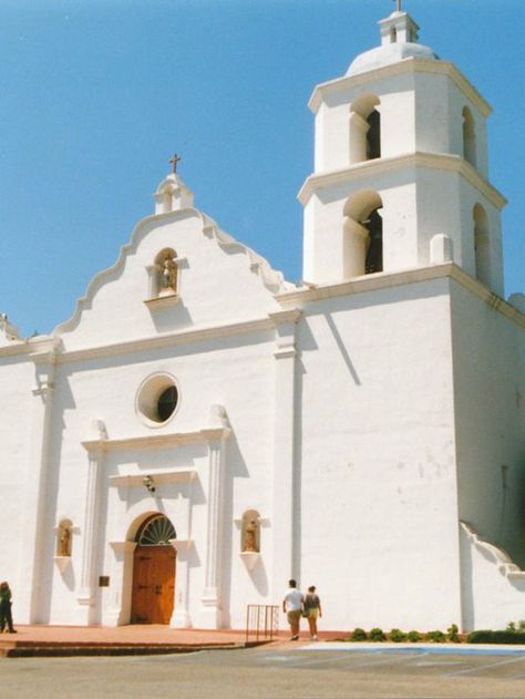 California Mission Architecture - History and Design Mission Architecture, Lighting References, Mission Revival, Shared House, Mission Style Homes, Mission San Juan Capistrano, Iconic Architecture, California Missions, Architectural History