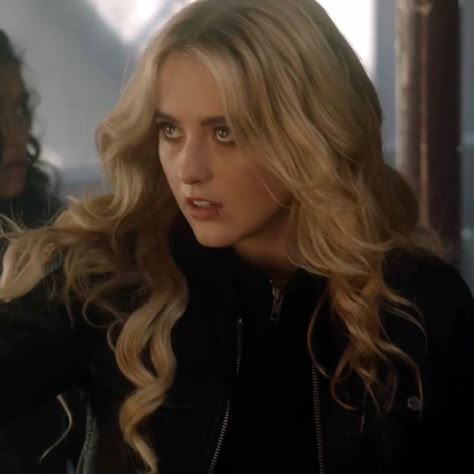 Kathryn Newton Supernatural, Claire Novak Aesthetic, Blonde Actresses In Their 20s, Clair Novak, Kathryn Newton Aesthetic, Kathryn Newton Icons, Face Claims Female Brunette, Claire Novak Supernatural, Supernatural Claire