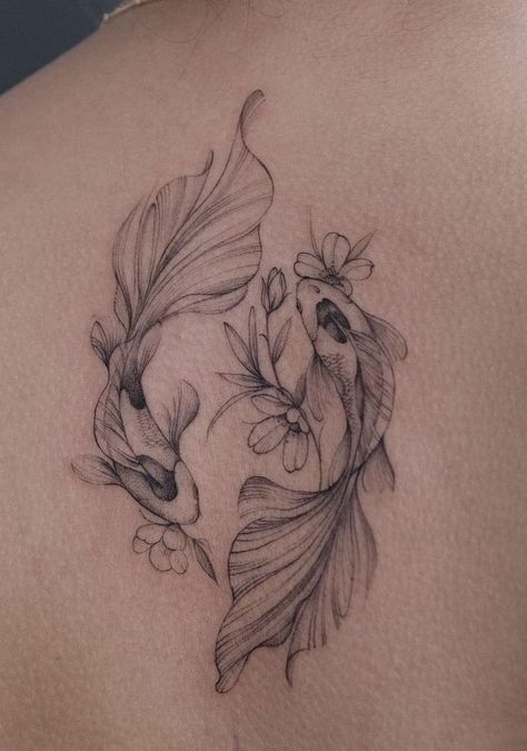 Girly Knee Tattoo, Miniature Tattoos, Tato Paha, Tato Ikan Koi, Pisces Tattoo Designs, Koi Tattoo Design, Pisces Tattoos, Nature Tattoo, Koi Tattoo