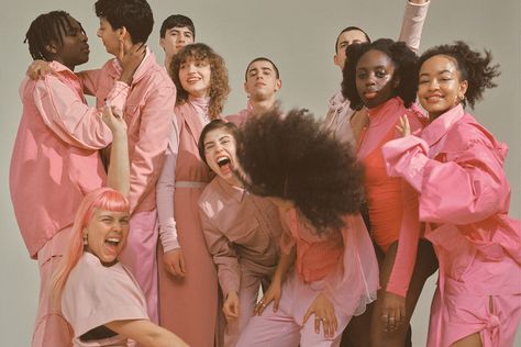 Anacuba metalmagazine39 12 Black Power, Group Poses, Group Photography, Metal Magazine, 인물 사진, Photo Styling, White Wall, Fashion Editorial, Photography Inspo