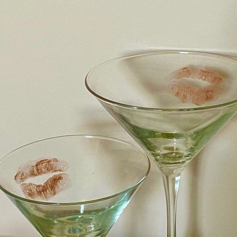 Martini Drink Aesthetic, Martini Glass Photography, Aesthetic Insta Filler Pics, French Martini Aesthetic, Cool Martini Glasses, Romangerri Aesthetic, Martini Glasses Aesthetic, Vintage Glassware Aesthetic, Aesthetic Fillers For Instagram