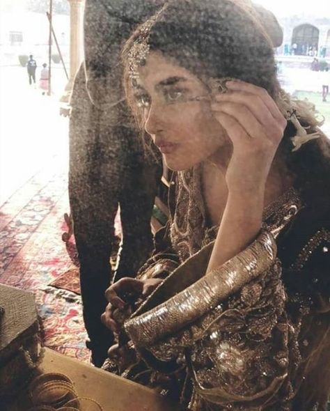 Sajal Ali Aesthetic, Jasmine Aesthetic, South Asian Aesthetic, Moroccan Aesthetic, Middle Eastern Culture, Desi Love, Sajal Ali, Arab Culture, Desi Aesthetic