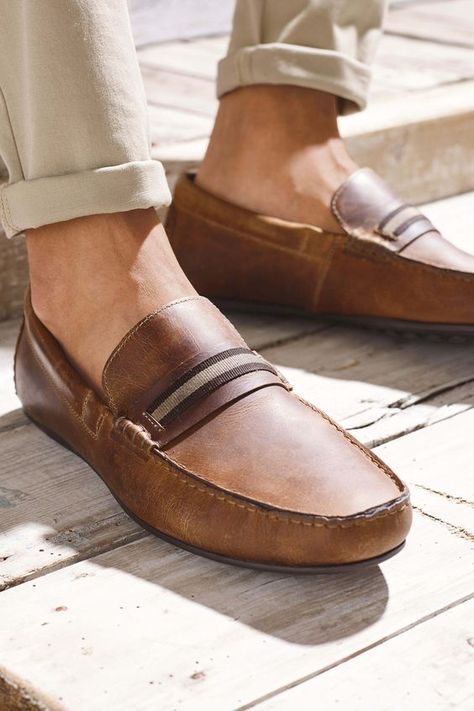 Casual Leather Loafers, Men’s Loafers, Mens Loafers Outfit, Moccasins Mens Outfit, Brown Loafers For Men, Style Chunky Sneakers, Brown Loafers Men, Shoes For 2023, Shoes With Shorts