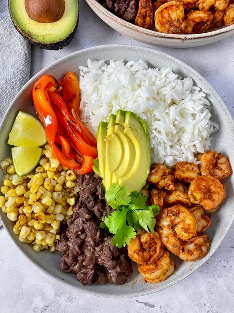 Nutritional Bowls, Shrimp Bowls Recipe, Rice And Shrimp Bowl, Shrimp Salad Bowl, Bowl Lunch, Seafood Bowl, Garbage Bowl Recipe, Shrimp Buddha Bowl, Chipotle Shrimp Bowl