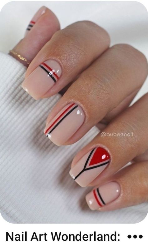 Simple Nail Design Lines, Nails Geometric Design Minimal, Easy Nail Line Designs, Line Art Design On Nails, Lined Nail Art, Easy Line Nail Designs, Straight Lines Nail Art, Geometric Gel Nail Designs, Stylish French Tip Nails