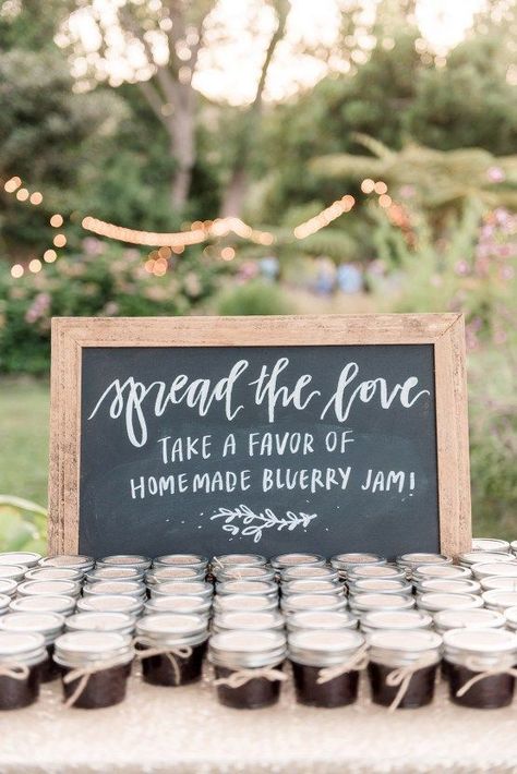 12 Creative Ways To Personalize Your Wedding (& Win $1000!) With @weddingwire's #HowWeWed Campaign | Homemade Jam Favors Wedding Souvenirs For Guests, Jam Favors, Homemade Wedding Favors, Creative Wedding Favors, Inexpensive Wedding Favors, Deco Champetre, Homemade Wedding, Elegant Wedding Favors, Eco Wedding