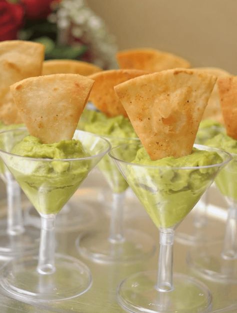 Wedding Reception Food Appetizers, Party Snacks Easy, Wedding Appetizers, Reception Food, Wedding Reception Food, Dinner Party Recipes, Martini Glasses, Halloween Snacks, Party Food Appetizers