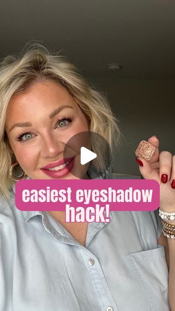 Kaila Gibson • Makeup & Midsize on Instagram: "❌Eyeshadow hack if you suck at blending!❌ Do you feel like you’re terrible at blending eyeshadow? …no matter how much you have practiced? I promise you don’t really suck, but if you’re frustrated, This tip is for you! I give easy makeup tips weekly to make your routine simple and fun! Hit the FOLLOW button to keep em coming! Some of my favorite stand alone eyeshadows are; Hot Chocolate Angels landing Moscow Rome Riviera Cranberry Bright Eyes Peppa You complete me #eyeshadow #eyeshadows #eyeshadowtutorial #easymakeup #makeuptutorial #greeneyes #blueeyes #browneyes" How To Blend Eyeshadow, Eyeshadow Tips, Simple Eyeshadow, Blending Eyeshadow, Angels Landing, You Complete Me, Easy Makeup, Follow Button, Eyeshadow Tutorial