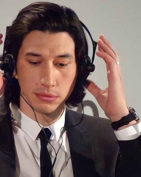 Adam Driver Girls, Adam Drive, Sean Leonard, Hollaback Girl, Kylo Ren Adam Driver, Wearing Headphones, Adam Driver, Gwen Stefani, Celebrity Crush