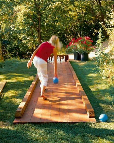 Outdoor Bowling, Diy Yard Games, Diy Playground, Games For Adults, Garden Games, Dry Creek, Backyard Playground, Backyard Play, Backyard Games