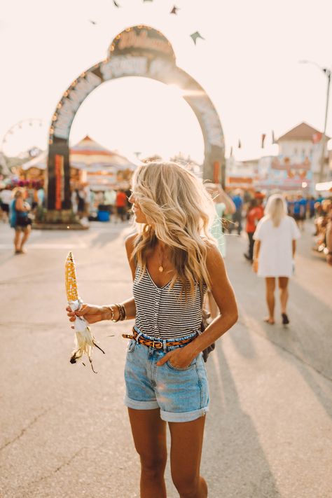 State Fair Outfits, Carnival Outfit Ideas, Amusement Park Outfit Summer, Summer Festival Style, Fair Outfit Ideas, Casual Festival Outfit, Amusement Park Outfit, Fair Outfit, Carnival Outfit