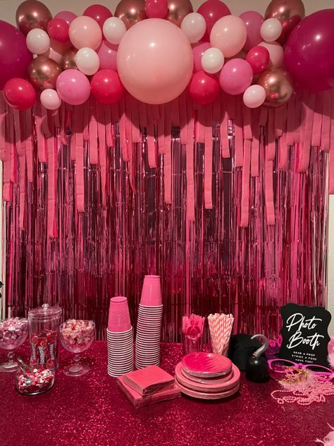 Hot Pink Birthday Decorations Ideas, 13 Th Birthday Party Ideas Girl, Early 2000s Birthday Party, Airbnb Birthday Party Ideas, Barbie Dinner, Pink Birthday Party Decorations, Cowgirl Disco, 14th Birthday Party Ideas, Barbie Party Decorations