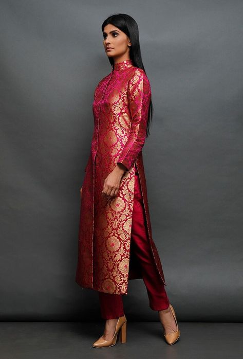 Brocade Kurtas For Women, Brocade Indian Suits, Banarasi Suit Designs Indian Style, Brocade Silk Suits, Banarsi Kurta Designs, Silk Kurti Designs Party Wear For Women, Banaras Kurti Designs, Banaras Suit, Banarsi Dress Designs