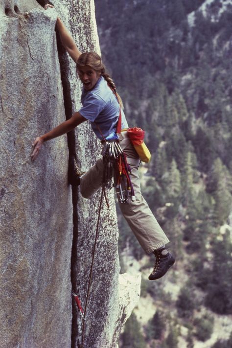 Climbing Board, Lynn Hill, Climbing Girl, Copper Wedding, Rock Climbers, Ice Climbing, Vintage Inspiration, Mountain Climbing, Cooler Look