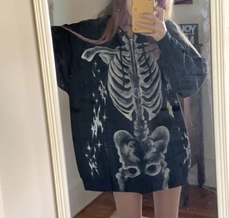 Ribcage Hoodie, Skeleton Clothes, Skeleton Sweater, Bleaching Clothes, Bleach Hoodie, Skeleton Hoodie, Painted Clothes Diy, Aesthetic Grunge Outfit, Painted Clothes