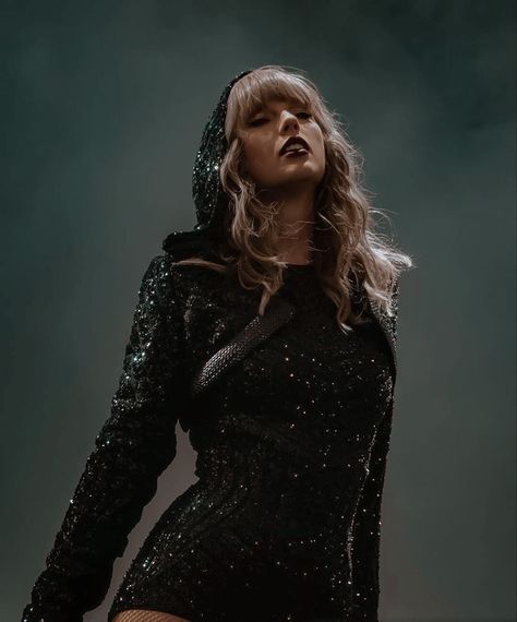 Swift Tour, Estilo Taylor Swift, Stadium Tour, Taylor Swift Album, Taylor Swift Wallpaper, Long Live Taylor Swift, Taylor Swift Fan, Live Taylor, Taylor Swift 13