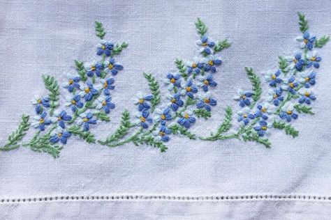 Forget me not embroidery Forgetmenots Flowers, Forget Me Not Embroidery, Flowers Embroidery Pattern, Embroidery Napkins, Cushion Embroidery, Forget Me Not Flowers, Embroidery Print, Flowers Embroidery, Brazilian Embroidery