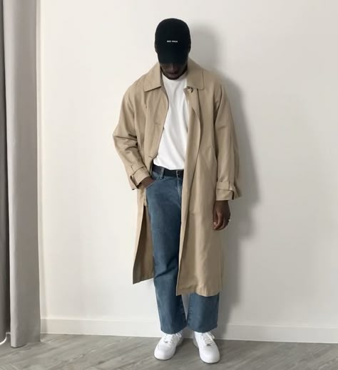 Guy Trench Coat Outfit, Business Casual Trench Coat Outfit, Men With Trench Coat, Men Trench Coat Outfit Mens Fashion, Mens Beige Trench Coat Outfit, Beige Trenchcoat Outfit Men, Tan Trench Coat Outfit Men, Men’s Coat Outfit, Trenchcoat Outfit Men