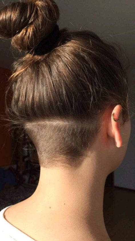 Simple Undercut, Undercut Hairstyle, Undercut Hairstyles Women, Undercut Long Hair, Messy Bob Hairstyles, Undercut Hairstyles, Long Hair Women, Shaved Hair, Undercut