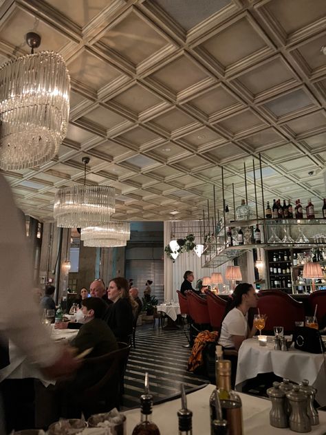 crowded room, crowded restaurant, fancy restaurant, aesthetics, italien food, soho house, berlin, fancy dinner place Berlin, Fancy Dinner Place, Fancy Restaurant Food, Crowded Restaurant, Restaurant Fancy, Restaurant Aesthetics, Soho House Berlin, Dinner Place, Crowded Room