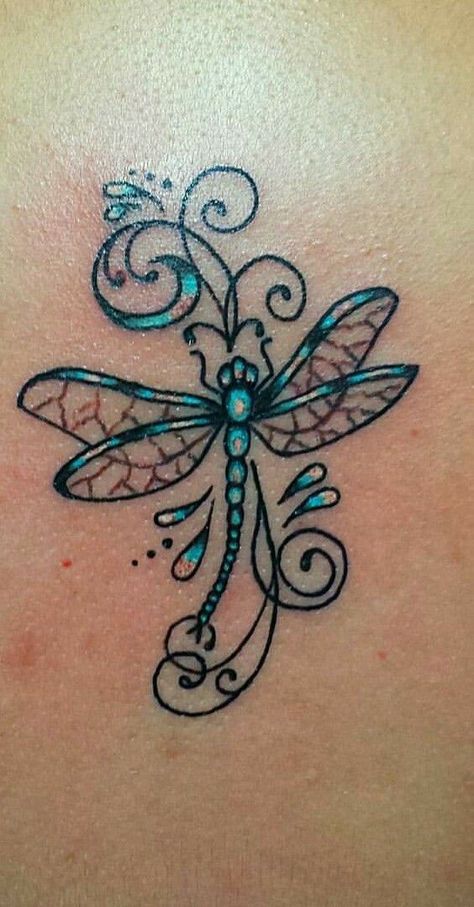 Small Dragonfly Tattoo, Flying Tattoo, Dragonfly Tattoo Design, Petit Tattoo, Inspiration Tattoos, Geniale Tattoos, Dragonfly Tattoo, 1 Tattoo, Dragon Fly