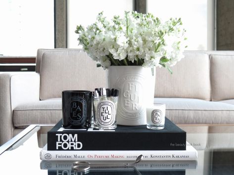 Tom Ford by Tom Ford and Bridget Foley coffee table book ideas Coffee Table Book Ideas, Diptyque Decor, Coffee Table Books Decor, Diptyque Candles, Hutch Decor, Books Decor, Table Decor Living Room, Coffee Table Styling, Decor Pillows