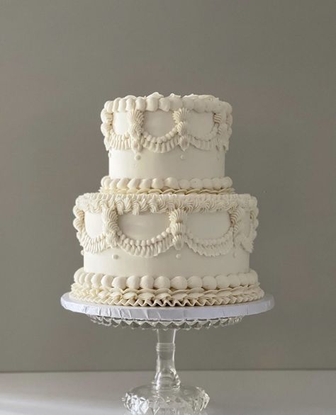 Old School Piping Wedding Cake, Two Tiered Vintage Cake, 2 Tier Vintage Wedding Cake, Tiered Cookie Cake, Two Tier Vintage Cake, Vintage Inspired Wedding Cake, Baroque Wedding Cake, Buttercream Wedding Cake Designs, Vintage Wedding Cakes