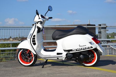 Vespa P200e, Vespa Tuning, Vespa 300, Vespa Gts 125, Vespa Custom, Vespa Gts 300, Louisville Slugger Museum, Red Vespa, Vespa Lx