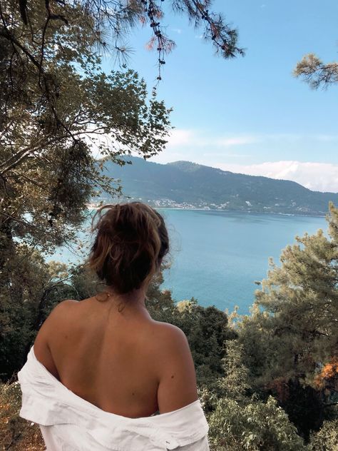 Thassos Aesthetic, July Vibes Aesthetic, Greece Girl Aesthetic, Minnie Aesthetic, Greece Vibes, Greek Vibes, Greece Girl, Beachy Girl, Brunette Aesthetic