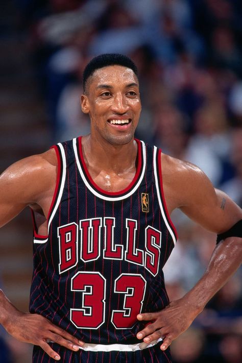 Scottie Pippen Scottie Pipen, James Worthy, Nba Bulls, Sporting Legends, Jordan Basketball Shoes, Mens Inspiration, Scottie Pippen, Basketball Photography, Nba Wallpapers