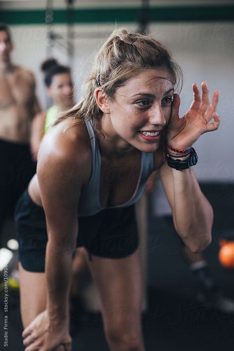 Gym Photoshoot Women, Workout In The Gym, Gym Group, Women Fitness Photography, Workout Photoshoot, Fitness Portrait, Gym Photoshoot, Holistic Fitness, Gym Photography