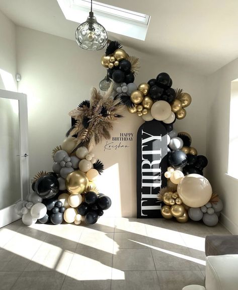 Diy Party Decorations For Adults Men, Men’s Birthday Backdrop Ideas, Men 30th Birthday Decorations, Black And Beige Balloon Garland, Monochromatic Balloon Garland, 30th Balloon Arch, 30 Bday Ideas Turning 30 For Men, Masculine Balloon Garland, 30th Backdrop Ideas