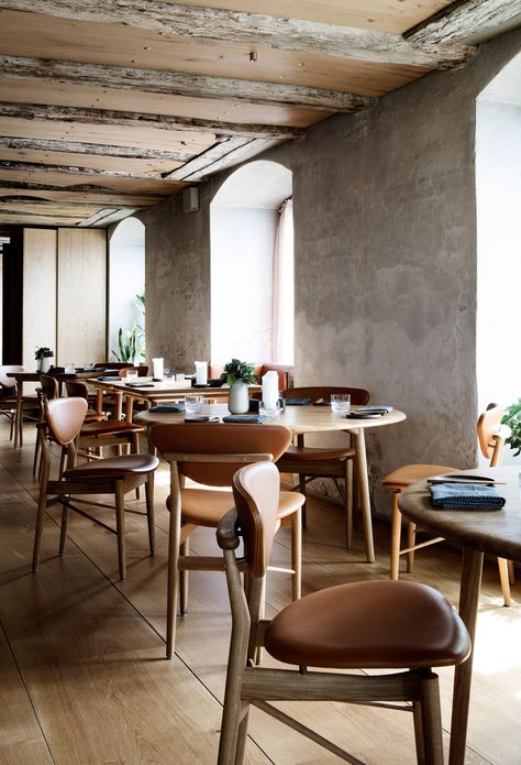 Snøhetta overhauls former Noma space for new casual Copenhagen restaurant Scandinavian Restaurant, Noma Restaurant, Nordic Restaurant, Lake House Interior, Copenhagen Design, Table Bistrot, Home Coffee Bar, Casual Dining Restaurant, Table Haute