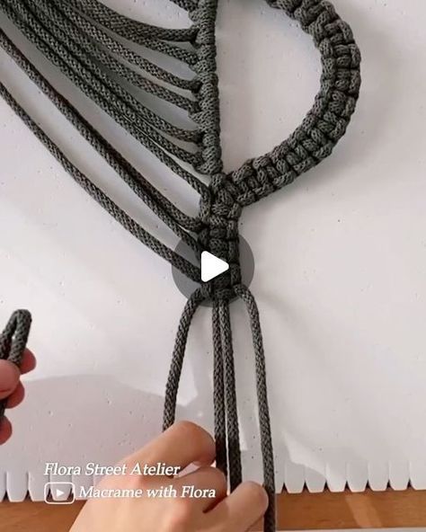 Macrame Bag Tutorial How To Make, Macrame Bag Diy, Macrame Tas, Macrame Bag Tutorial, Macrame Bags, Macrame Mandala, Makramee Diy, Macrame Purse, Crochet Stitches Free