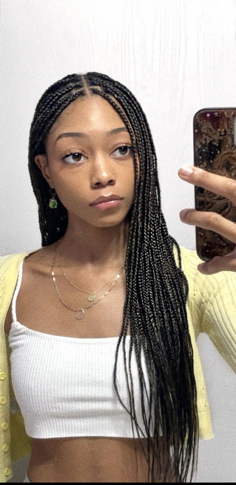 Black girl
Knotless braids
Braids
Natural hair
Brown eyes
Slim
Yellow Knot Less Braids, Romantic Waves, Small Box Braids, Afro Braids, Different Curls, Individual Braids, Braid Inspiration, Textured Curly Hair, Hairstyles 2024