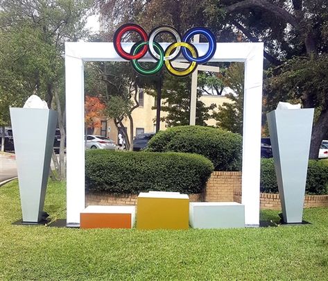 Olympic Party Decorations, Sports Day Decoration, Vbs Olympics, Olympics Decorations, Olympic Theme Party, Olympic Games For Kids, Field Day Games, Olympic Idea, Homecoming Floats