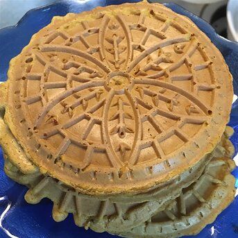 Pumpkin Pizzelle Recipe, Vegan Pizzelle Recipe, Pizelle Recipe, Pizzelle Recipe Italian, Eggnog Pudding, Italian Holiday Cookies, Pizzelle Maker, Lemon Tiramisu, Bar Cookie Recipes