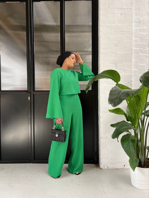 Green Wide Leg Workwear Sets, Long Sleeve Pista Green Georgette Palazzo Set, Green Wide Leg Matching Set, Chic Green Wide-leg Dress Pants, Green Silk Long Sleeve Palazzo Set, Kd Outfits, Classy Wardrobe, Hijabi Style, Date Night Dresses