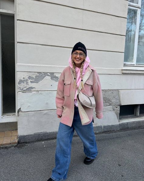 7 Winter Fashion Trends the Cool Scandi Crowd Is Loving | Who What Wear Scandinavian Winter Fashion, Scandi Street Style, Winter Fashion Trends, Skandinavian Fashion, Scandinavian Fashion, Copenhagen Style, Fashion Trends Winter, Street Style Winter, Winter Trends