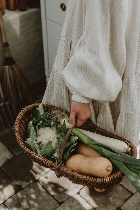 Dutch Fashion, Farm Lifestyle, Slow Life, Cottagecore Aesthetic, Slow Living, Kitchen Garden, On The Ground, Agra, Simple Living