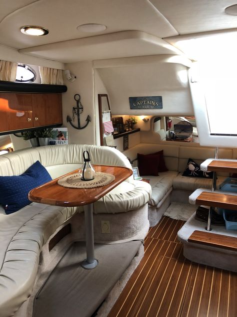 Boat Cabin Decor, Boat House Decorating Ideas, Boat House Decor, Cabin Cruiser Boat, Boat Cabin, England Houses, Boat Table, Boat Interior Design, Sailboat Interior