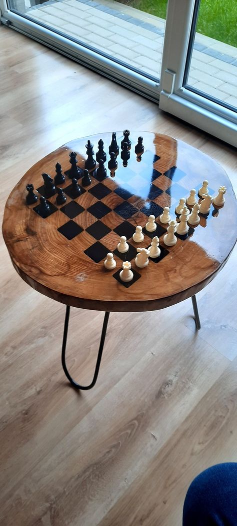 Wood Chess Board, Resin And Wood Diy, Chess Table, Wood Chess, Diy Holz, Woodworking Projects That Sell, Resin Furniture, Wood Working Gifts, Wooden Chess