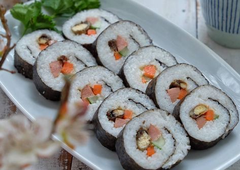 Resep Sushi, Photoshop Tutorial Design, Korean Food, Food Photography, Food And Drink, Favorite Recipes, Ethnic Recipes, Essen