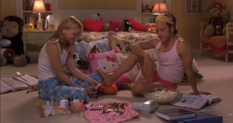 00s Sleepover Aesthetic, The Hot Chick Movie, The Hot Chick, Movie Bedroom, 2000s Aesthetic, Slumber Parties, Teenage Dream, Coming Of Age, 2000s Fashion