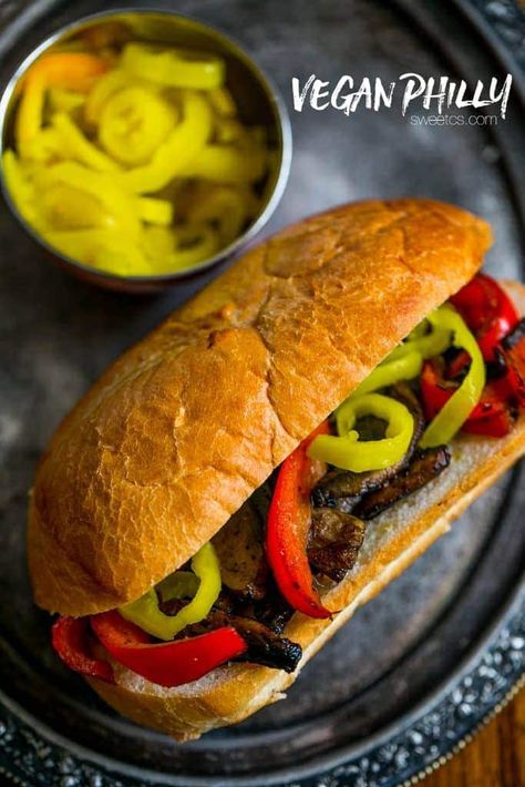 Steak Hoagies, Philly Cheesesteaks, Vegan Sandwich Recipes, Meatless Main Dishes, Cheese Steak, Philly Cheese, Veggie Sandwich, Vegan Soup Recipes, Vegan Sausage