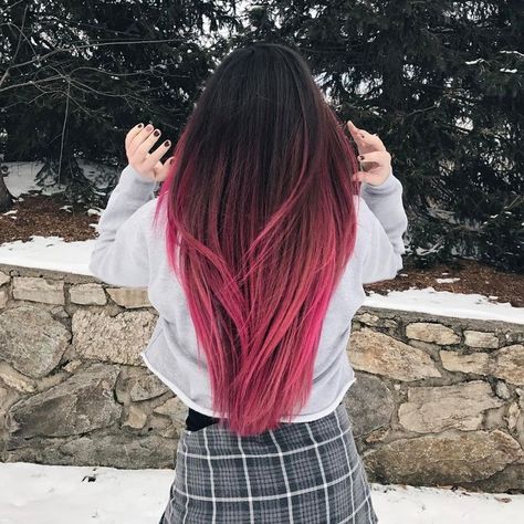 Ombre Hair Styles, Dark Pink Hair, Hair Styles Ideas, Pink Ombre Hair, Dressing Tips, Hair Dressing, Hair Streaks, Hair Color Pastel, Styles Ideas